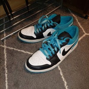 Jordan 1 low SE laser blue